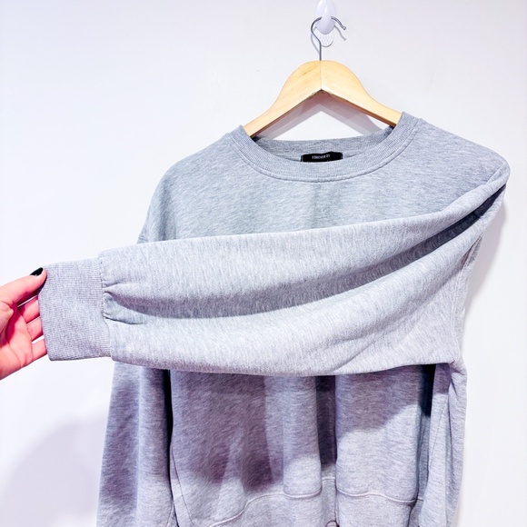 FOREVER21 Grey crewneck sweater - Picture 7 of 8